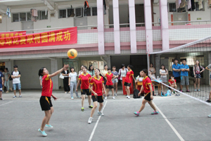3044永利集团代表队参加“阳光体育”气排球比赛首战告捷