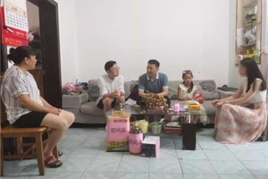 助力脱贫攻坚 传递资助情怀——公司开展暑假家庭经济困难员工走访慰问活动