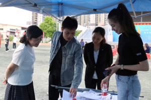 【人文就业】3044永利集团多方助力毕业生双选会求职