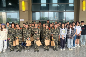 【人文青年】3044永利集团团委开展新生军训慰问活动